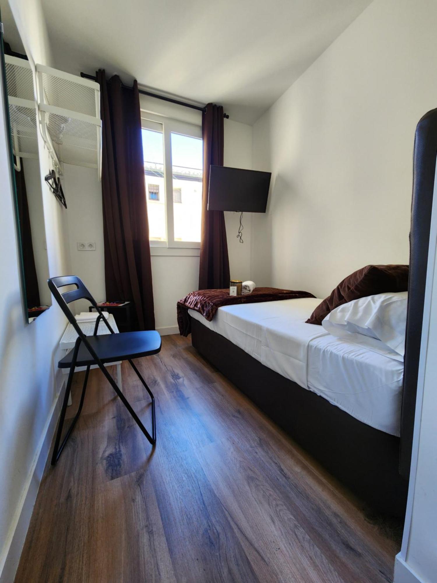 Hostal Arenal Madrid Exteriör bild