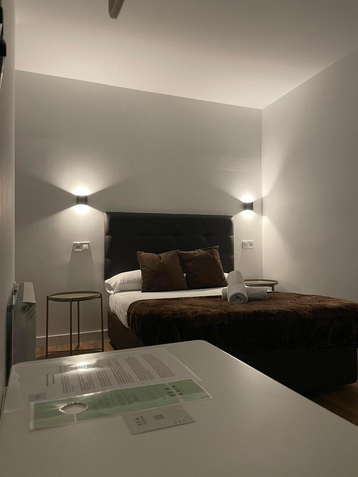 Hostal Arenal Madrid Exteriör bild