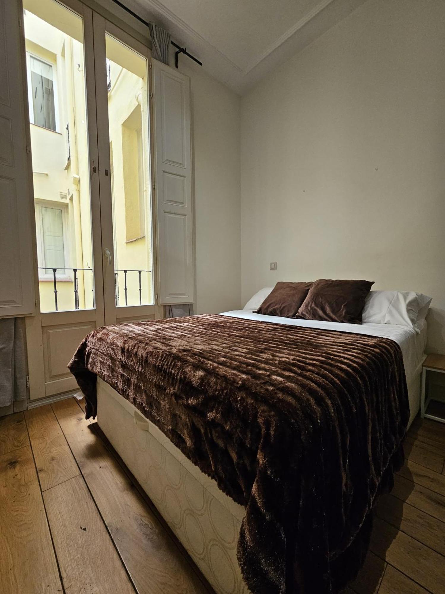 Hostal Arenal Madrid Exteriör bild